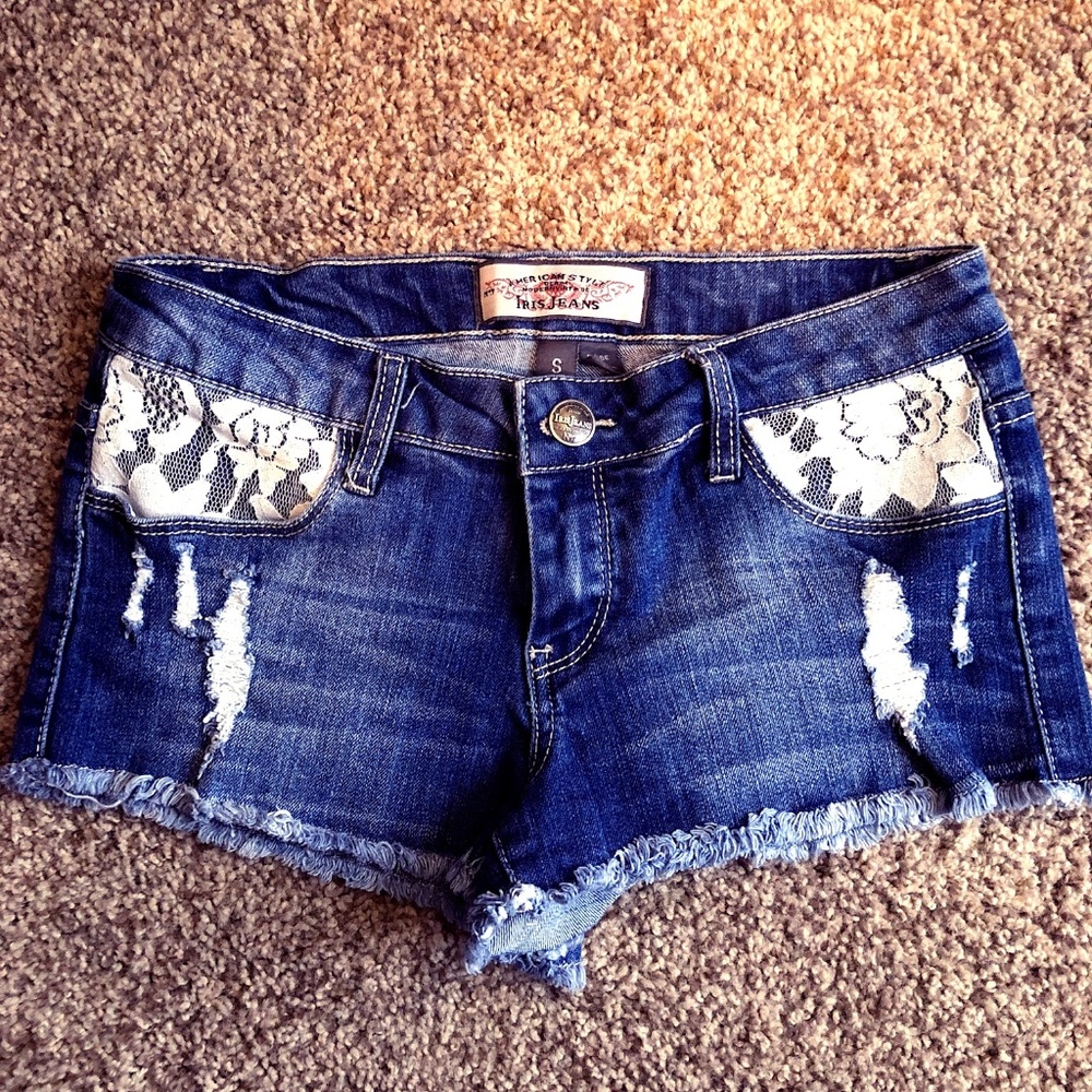 Em & Lee Lace Pocket Shorts